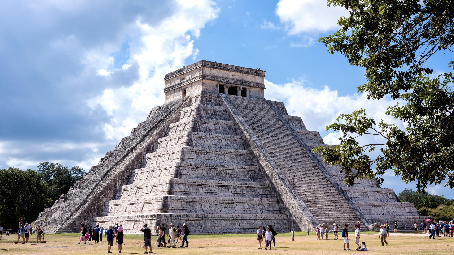 chichen itza ruins one seven 580961230